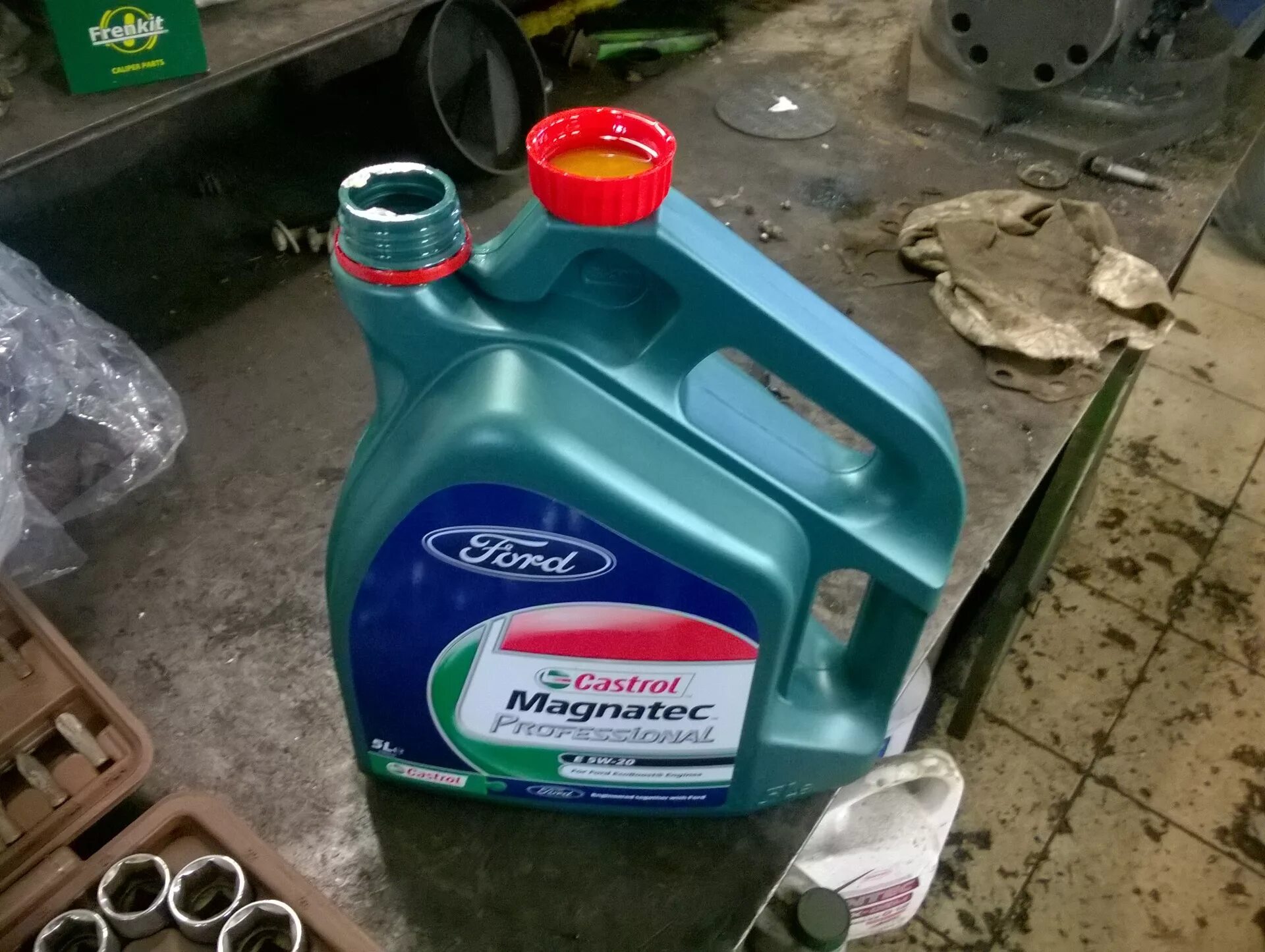 Castrol Magnatec 5w20 Ford. Масло Castrol Ford 5w20. Масло моторное 5w20 кастрол Форд. Форд 5w20.