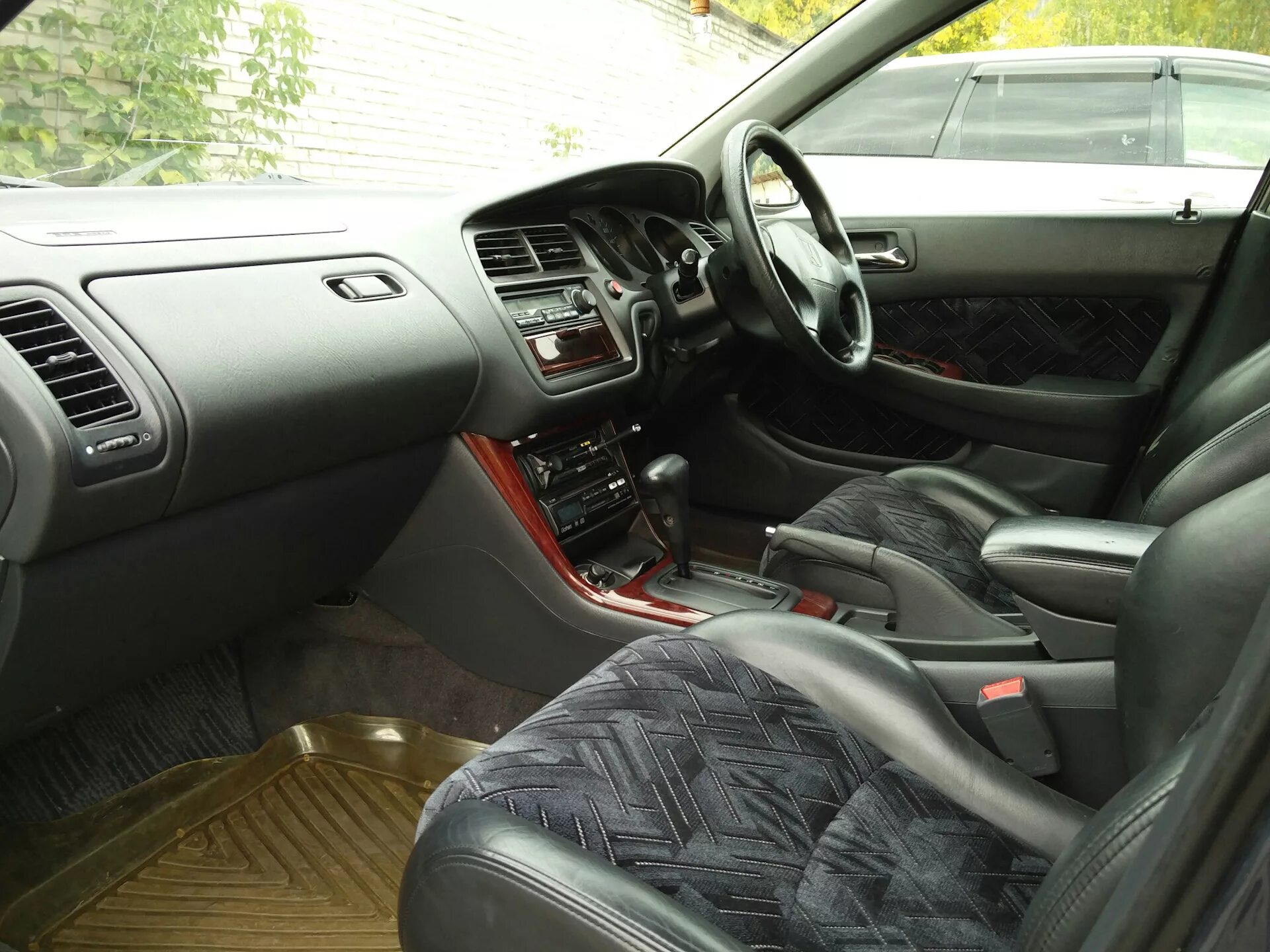 Салон хонда аккорд 6. Honda accord 6 салон. Honda accord 6 салон. Салон хонда аккорд 6. Хонда аккорд 6 салон.