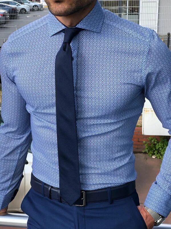 Голубая мужская рубашка. Синяя рубашка мужская. Темно синяя рубашка. Рубашки под галстук мужские. Темно синие брюки рубашка