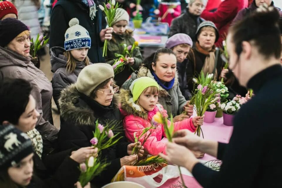 Где в москве будут раздавать цветы