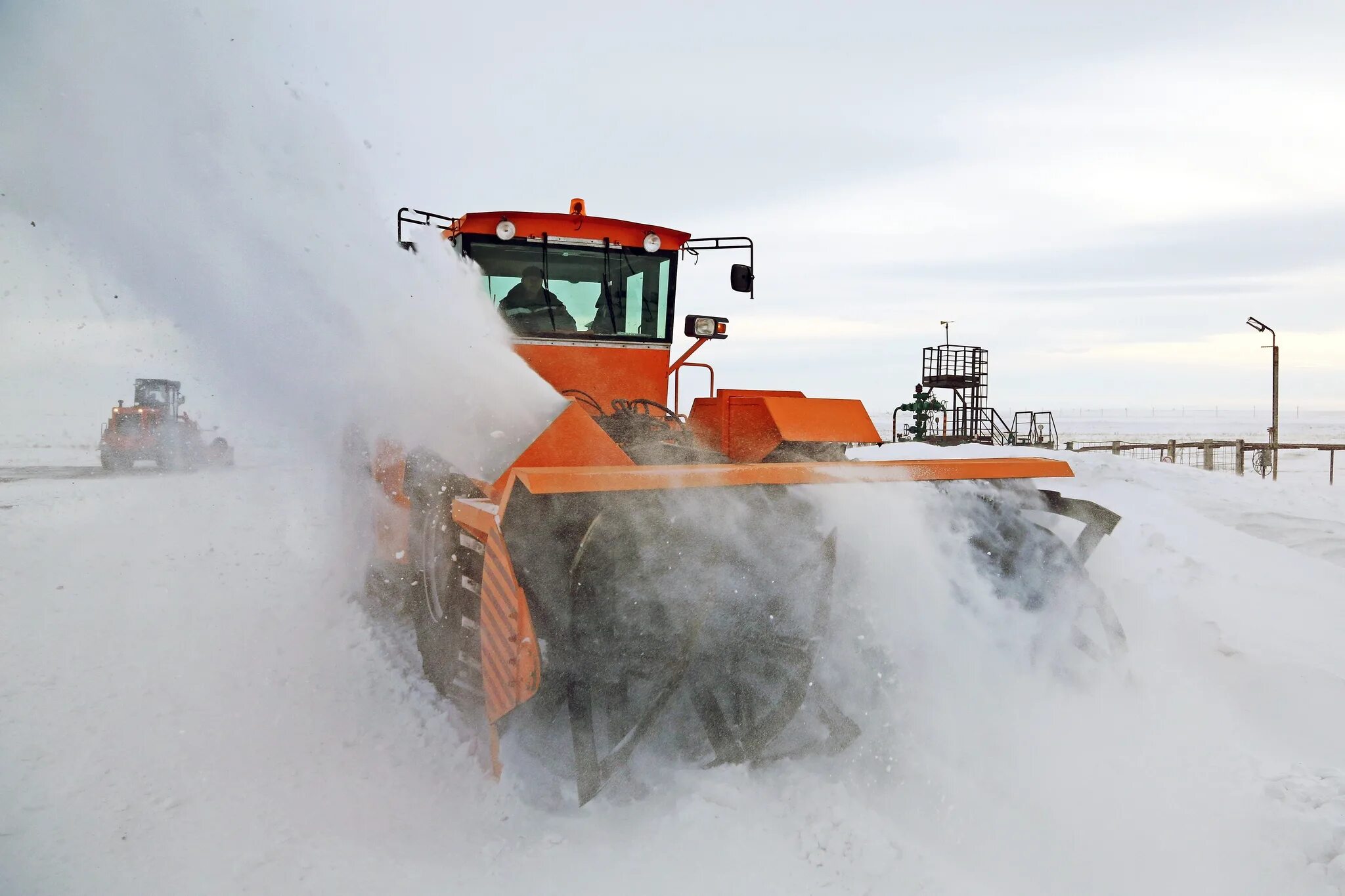 Опять метель табы. Солдаты в метель. Snow city. Ддт коронована луной. Самурай в зимнем лесу.