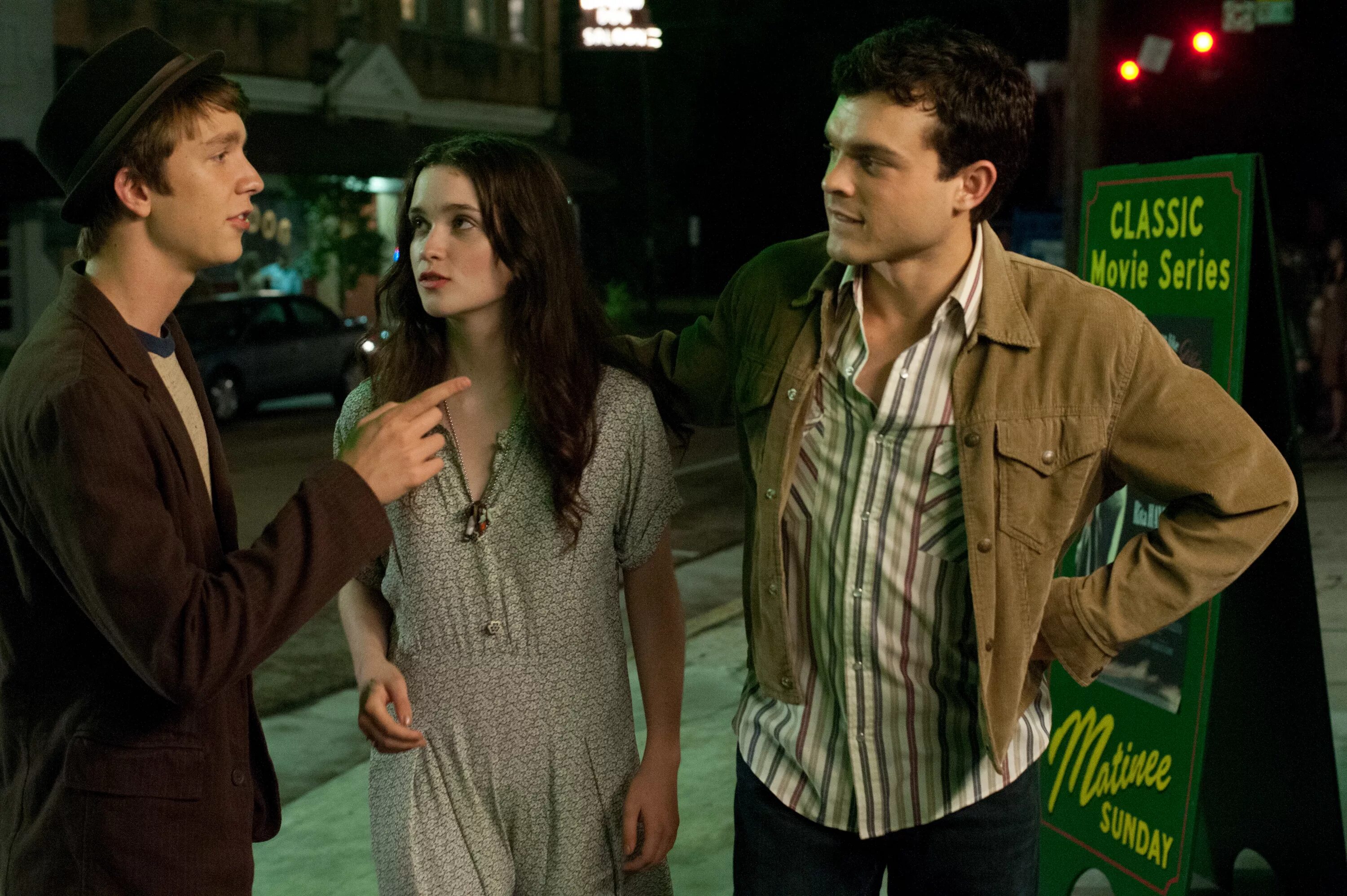 Прекрасные создания 2018. Прекрасные создания (beautiful creatures) 2013. alice englert прекрасные создания. олден эйренрайк и элис энглерт. элис энглерт фильмы.