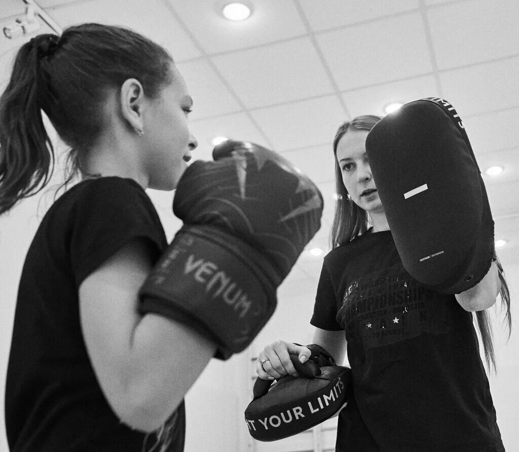 тхэквондо и кикбоксинг. тхэквондо и кикбоксинг. разница кикбоксинг и тхэквондо. манели касраи тхэквондо. тхэквондо и кикбоксинг отличия.