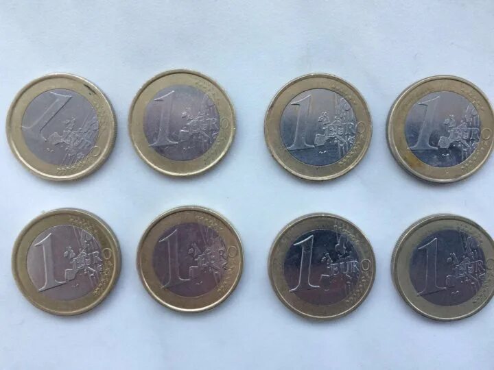 1 Евро. 1 Евро картинка. Монеты евро много. Монеты 1 евро много.