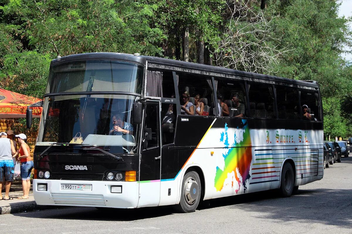 Автобусы сухуми. Автовокзал Абхазия. Автовокзал Сухуми. Автобусы в Сухуми. Туристические автобусы в Абхазии.
