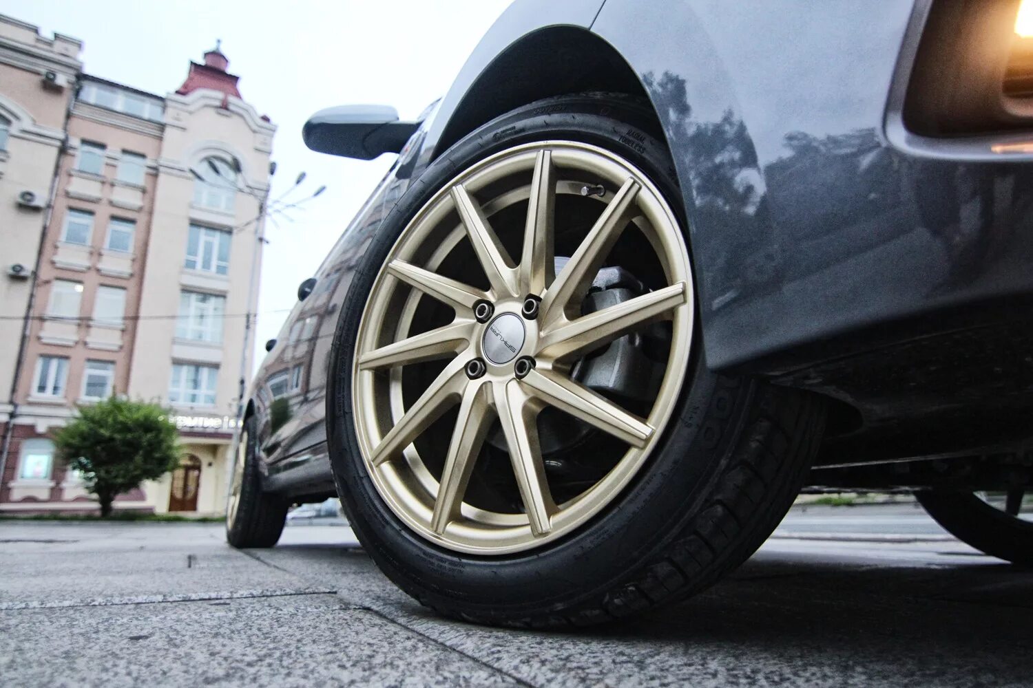 Колеса 205 50 r17. Toledo tl1000 205/50r17. 205/50 R17. Sakura Wheels r17 на Солярис.