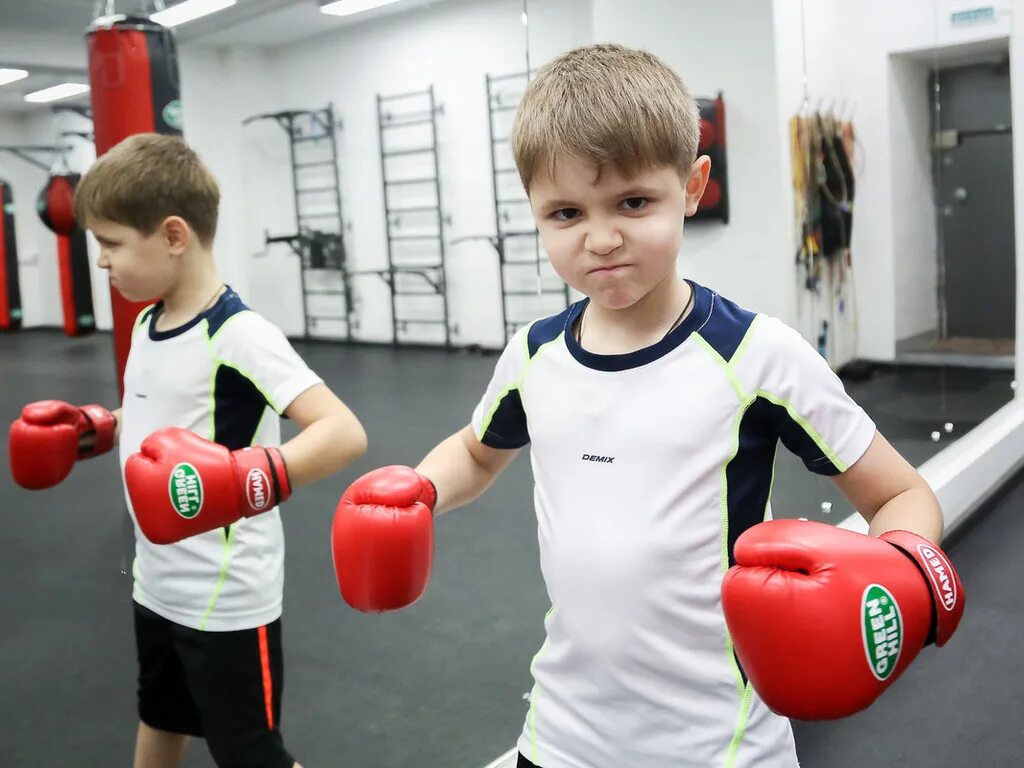Спортивная секция бокс. Детские спортивные секции. детские спортивные секцм. детский бокс. спортивные кружки для детей.