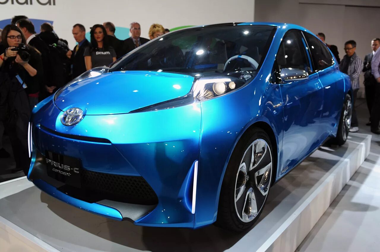 Тойота Приус электромобиль. Toyota Prius c Concept. Тойота Приус гибрид. Гибридный автомобиль Тойота Приус. Какие машины гибриды