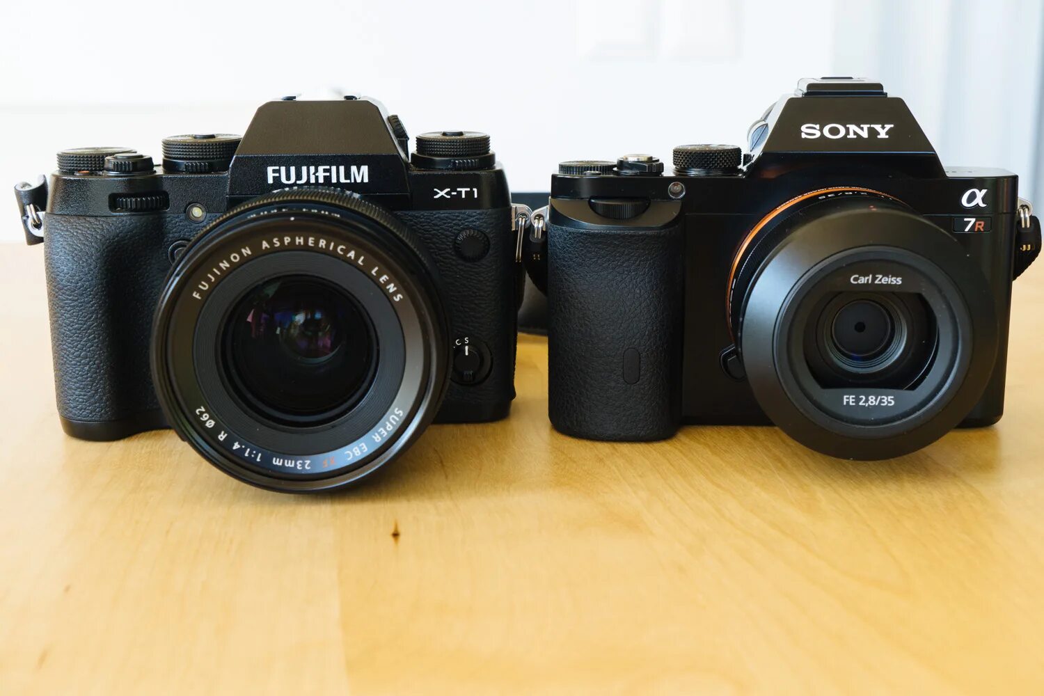 Fujifilm или sony. Fujifilm x-a7. fujifilm x-t3 и sony a7 iii снимки. fujifilm xt4 vs sony a73. sony a7c vs a7.