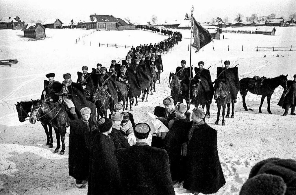 Казаки кавалерийского корпуса доватора. Куровское ул советская 1а. Доватор лев михайлович. Генерал-майором львом доватором. Генерала доватора 2.