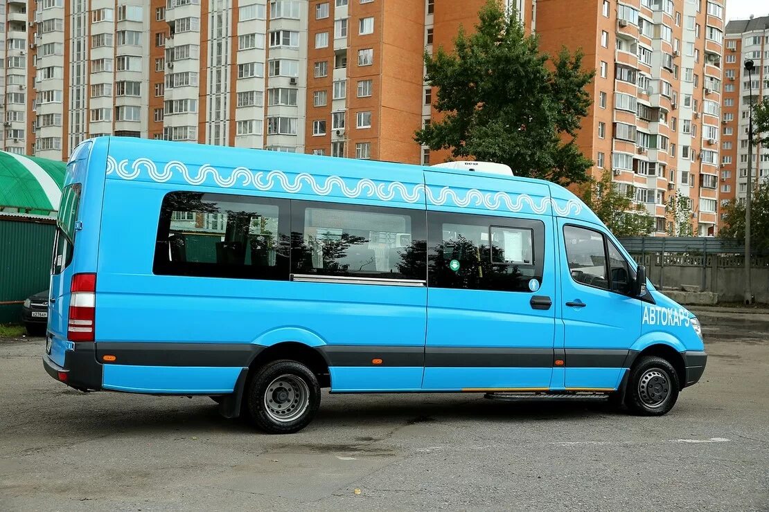Микроавтобус маршрутка. Городской микроавтобус. маршрутное такси. маршрутный микроавтобус. микроавтобус общественный транспорт.