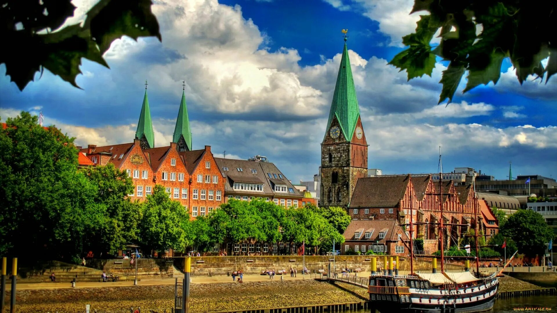 Город бремен страна. Вольный Ганзейский город Бремен. Bremen город в Германии. Бремен Германия город кирхвайин. Bremen достопримечательности.