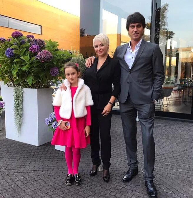 Катя лель и игорь кузнецов. Муж кати лель. Семья кати лель 2022. Катя лель с дочкой. Катя лель и игорь кузнецов.