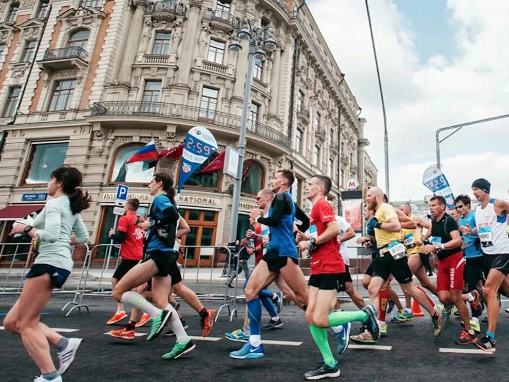 Спортсмены города. Московский марафон 2020. Московский марафон 2020 старт. Московский полумарафон 2020. Московский марафон 2020 маршрут 42.