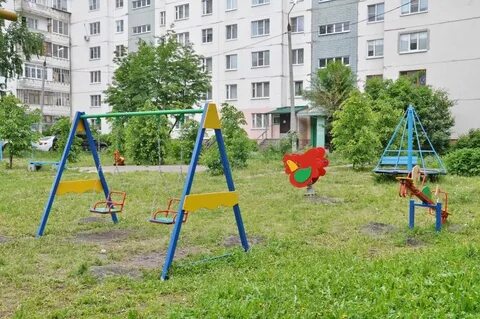 Около детской площадки