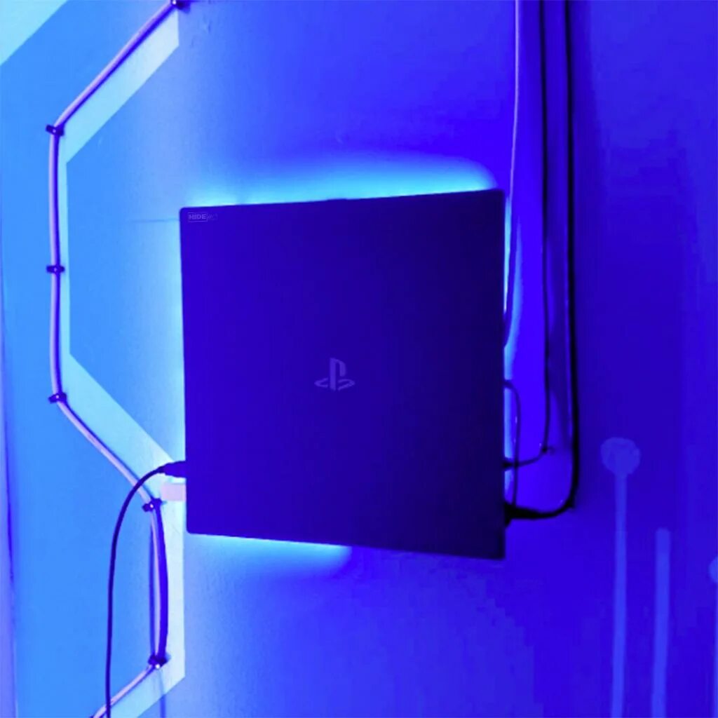 Приставка для игр сони плейстейшен 4 на телевизоре. Кронштейн для ps3 super slim на стену. Кронштейн для sony ps4 slim/pro. Playstation 4 на стену. Плейстейшен 4 на стене.