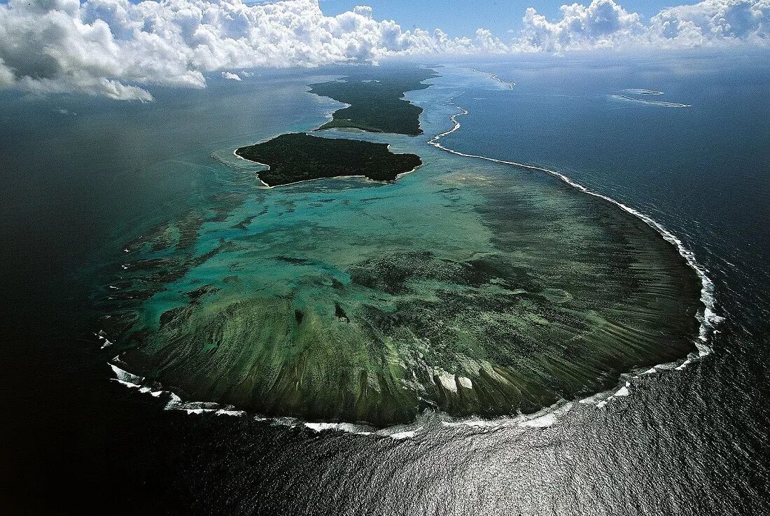 Стране принадлежит самый большой в мире остров. Мадагаскар материковый остров. Африка остров Мадагаскар. Мадагаскар остров фото. Остров Мадагаскар острова.