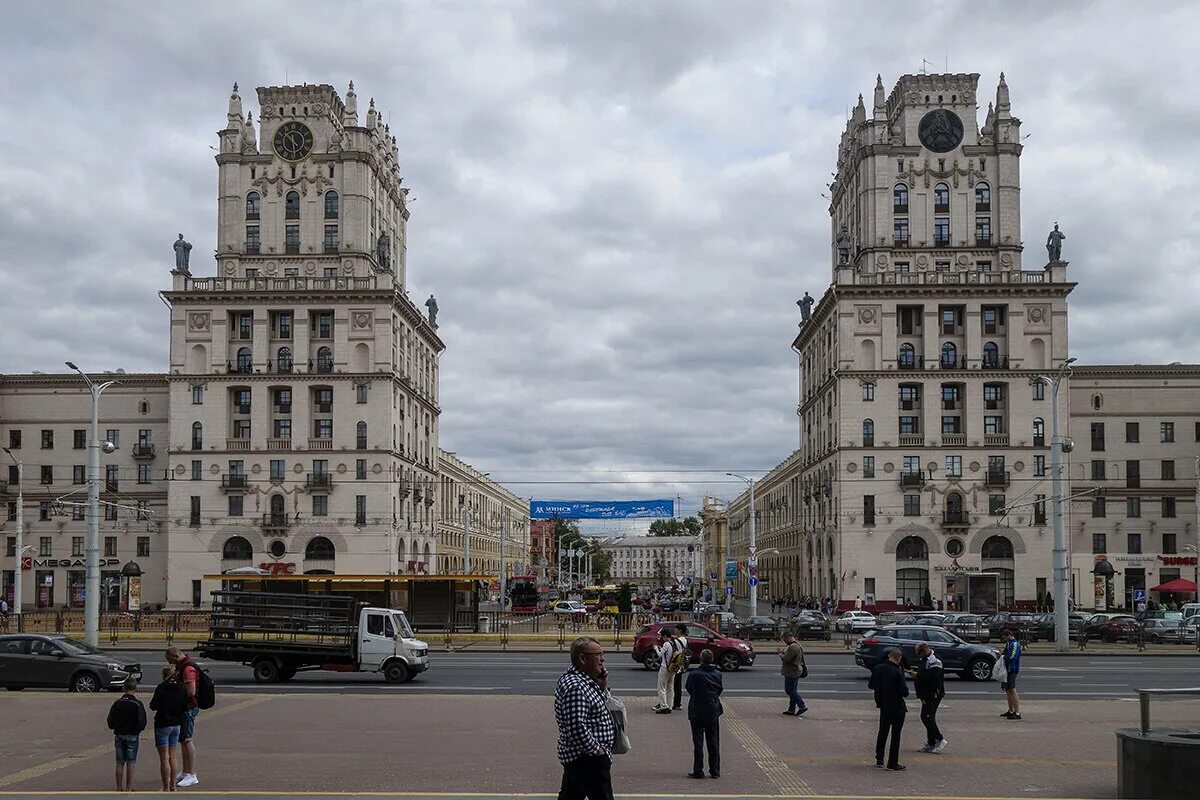 ЖД вокзал Минск. Минск Центральный вокзал. Минск-пассажирский. Минск вокзал воротами. Вокзал минск телефон