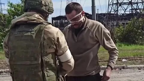 Боец в плену