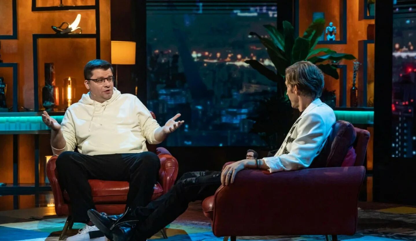 Павел воля 2023. Late night show студия. Шоу на тнт. Шоу воли на тнт. Нилетто шоу воли.