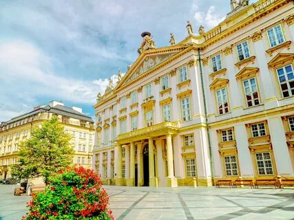 S palace