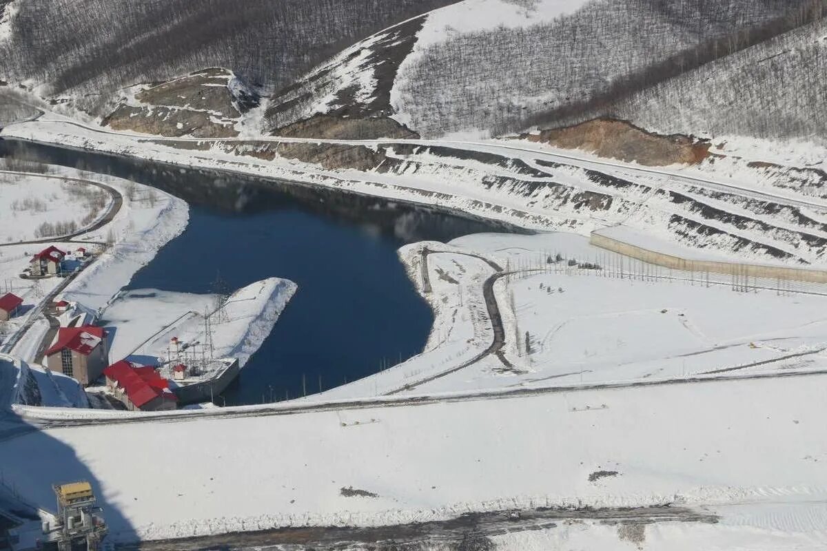 Тает лед на реке. Паводок 2023 Башкортостан. Водохранилище Стерлитамак. Паводок 2024 башкирия прогноз