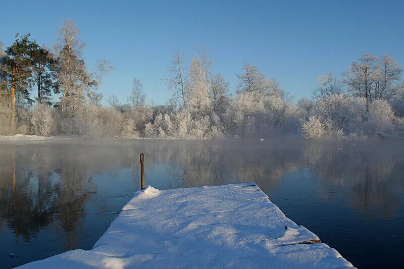 Приозерск зима. Зимний Приозерск. Маяк Приозерск зимой. Зимний Приозерск фото. Погода на озере вода