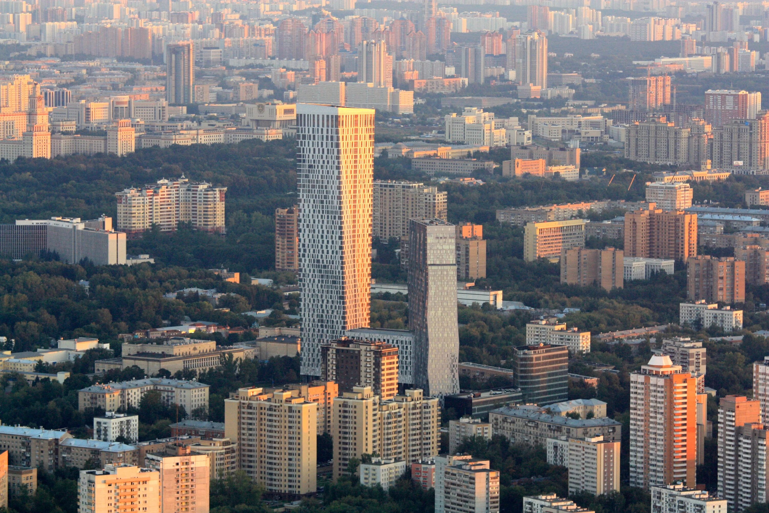 Дом на мосфильме. Мосфильмовская улица Москва высотки. Мосфильмовская улица дом 8. ЖК «дом на Мосфильмовской» (Москва). Москва, улица Мосфильмовская, дом 8.