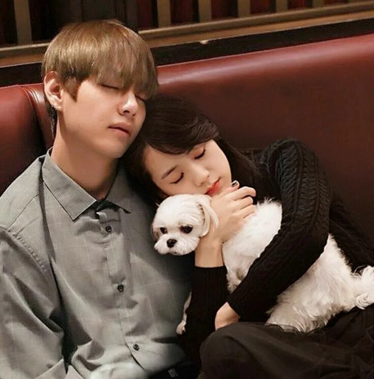 Джису и тэхен. Bts v and jisoo. Тэхен и джису. Джису и тэхен. Bts v and jisoo.