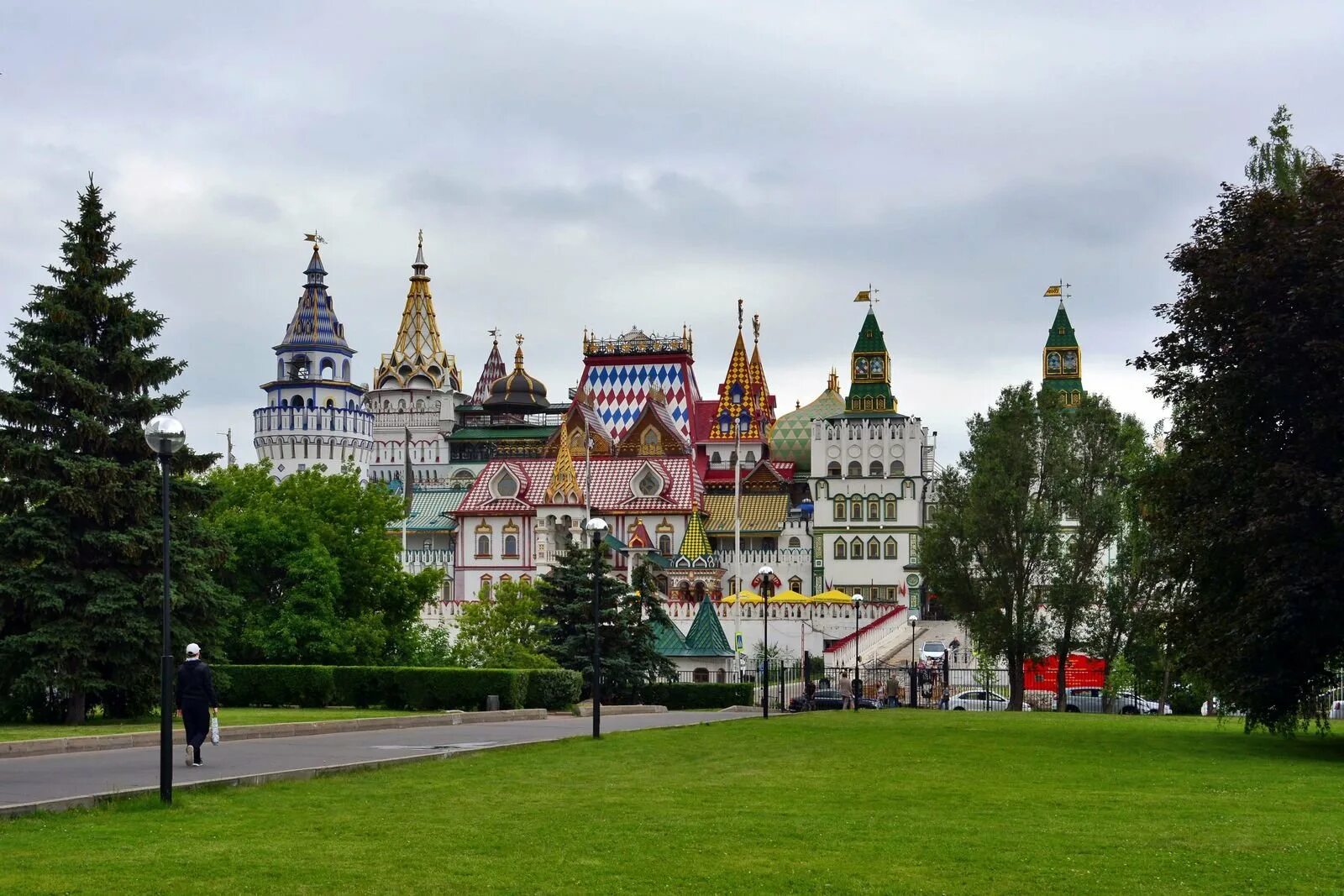 Парк Измайлово. Измайловский парк Измайлово. Измайловский Кремль. Лесопарк Измайлово. Измайловский парк московский просп 2 фото