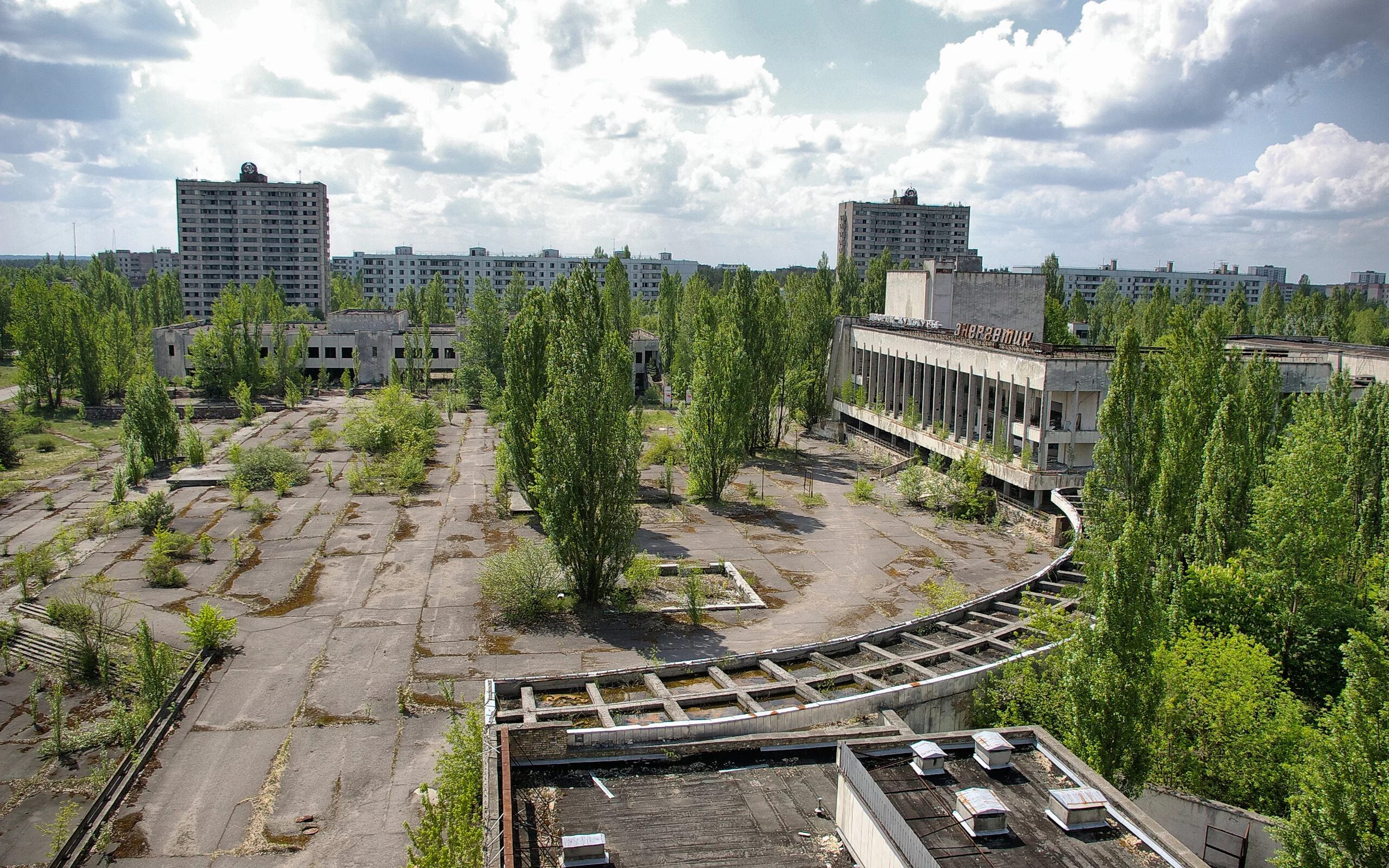 Город во франции припять. Чернобыль город Припять. Чернобыль город призрак. Припять город призрак. Припять Центральная площадь.