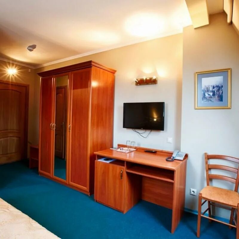 Briz отель калининград. Калининград ул генерала толстикова 15/2. Фридрихсхофф калининград гостиница. Холидей калининград гостиница. Недорогие отели в калининграде в центре города.