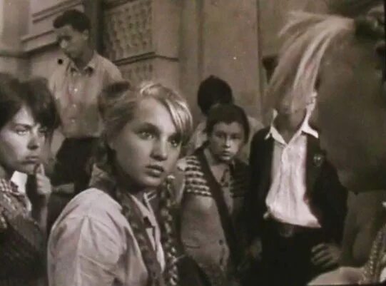 Одесса каникулы. Одесские каникулы (1965). Долгие каникулы в одессе книга. Одесса каникулы. Одесса каникулы.