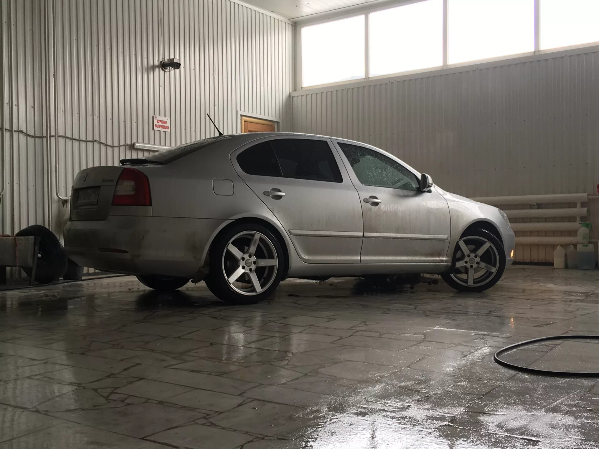 Колеса на шкоду октавию а5. Octavia a5 r18. Skoda Octavia a5 r18. Skoda a5 FL. Колеса Шкода а5 r18.