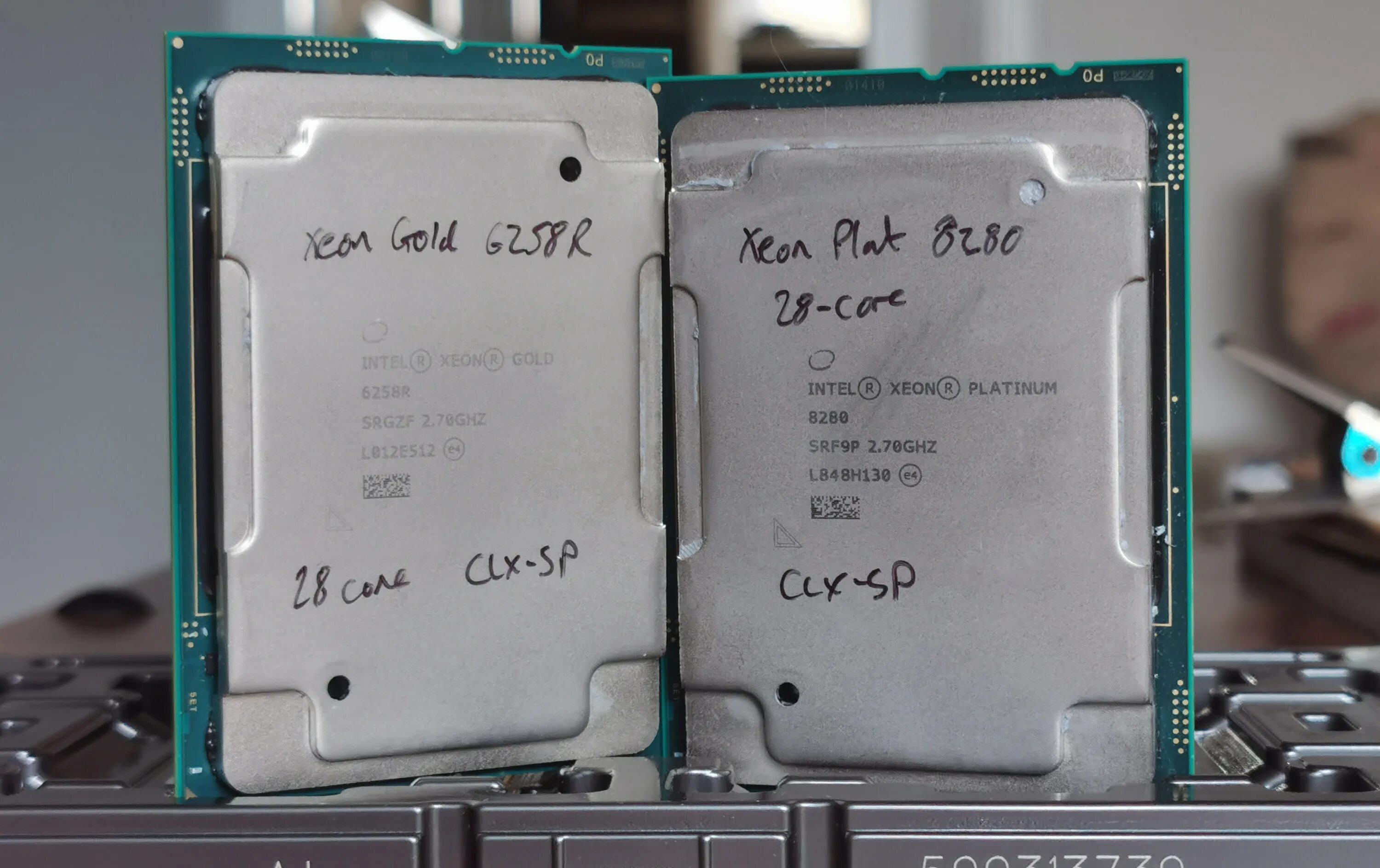 Intel platinum. Xeon Platinum 8280. Intel Xeon Gold 6258r. Процессор Intel Xeon Platinum 8280m. Xeon Platinum 8284.