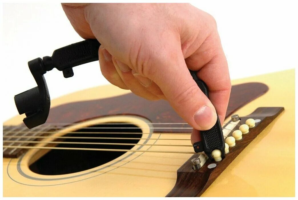 Инструмент для снятия струн. Верхний порожек для акустической гитары a026b. Натяжитель струн для электрогитары. Вайндер для гитары. Как снять струны с гитары.