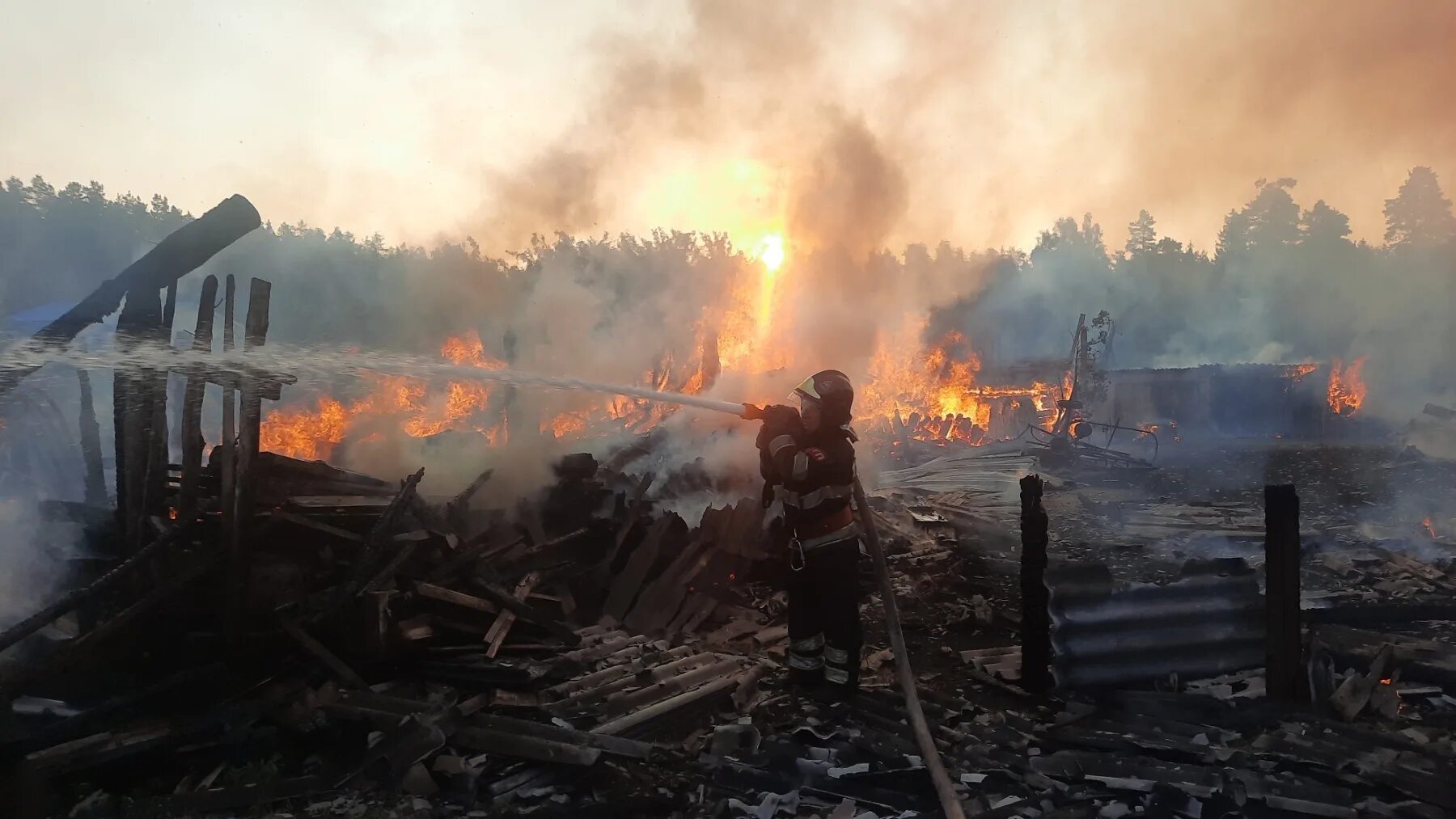 Горящий дом. Пожары Судогда. Пожар в Судогодском районе вчера. Пожар в Судогде вчера. Песня дом сгорел