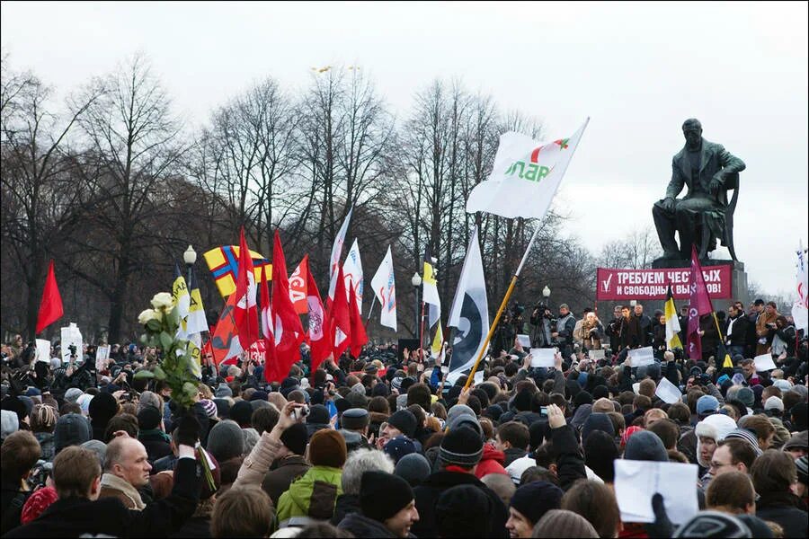 "новосибирск" "митинг" "гпнтб" "10 декабря 2011". 14 декабря 2011. Митинг 2011 году на пионерской площади в санкт-петербурге. 24 декабря 2011. Митинг омск 23.