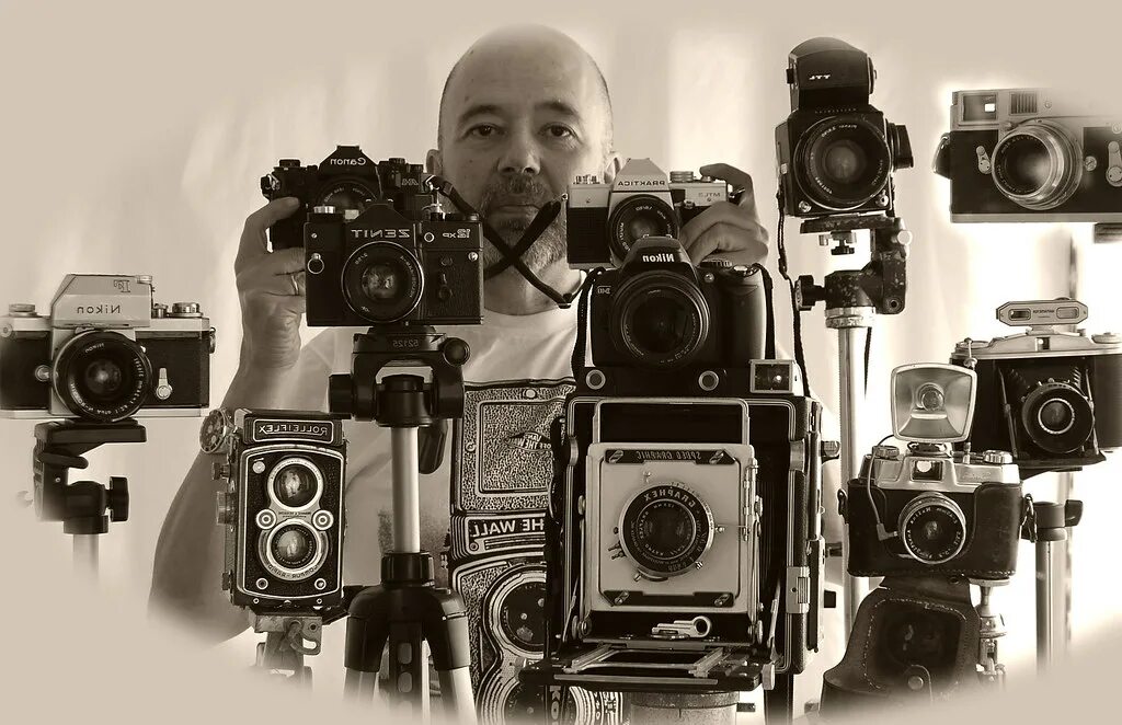 День фотографии. День фотоискусства. День фотографии праздник. Позитивный фотопроцесс.