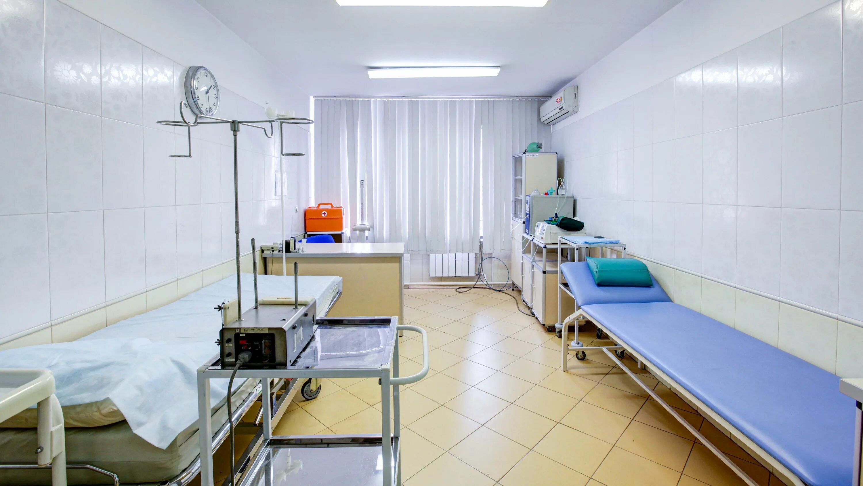 Процедурный кабинет в больнице. Манипуляционная в больнице что это. Перевязочная хирургического отделения. Манипуляционная в больнице что это. Манипуляционная в больнице кабинет.