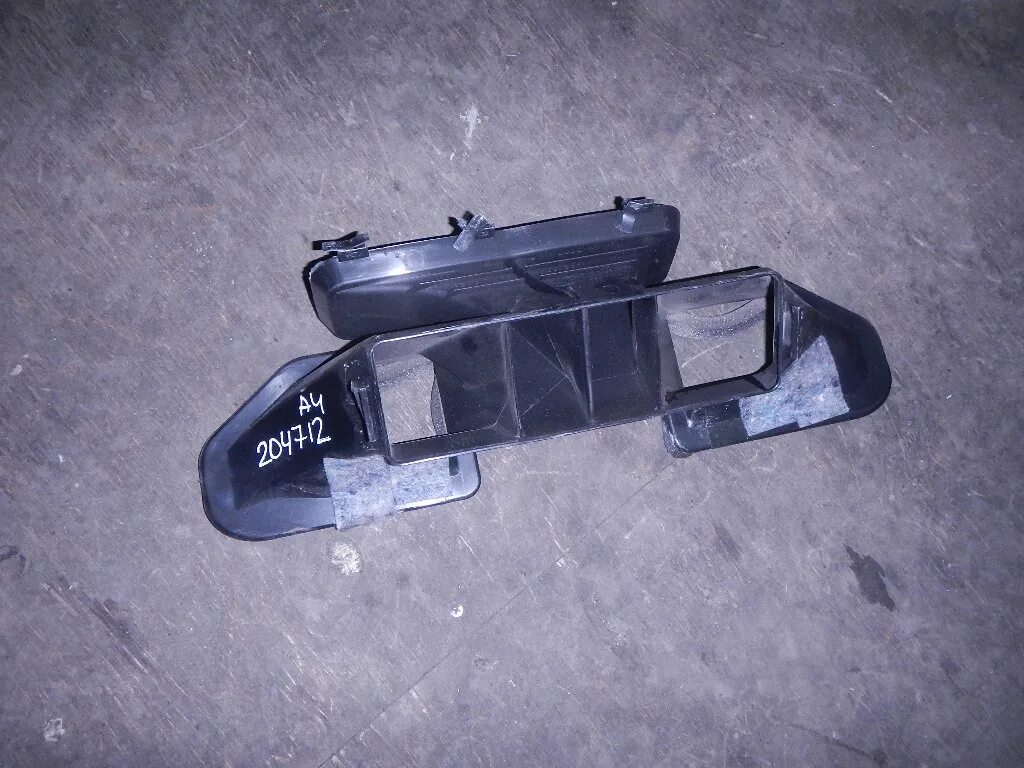 Воздуховод rgb audi a4 b8. Воздуховод ауди а4. Воздуховоды ауди а3. Audi a4 b8 задние воздуховоды. Воздуховод радиатора.