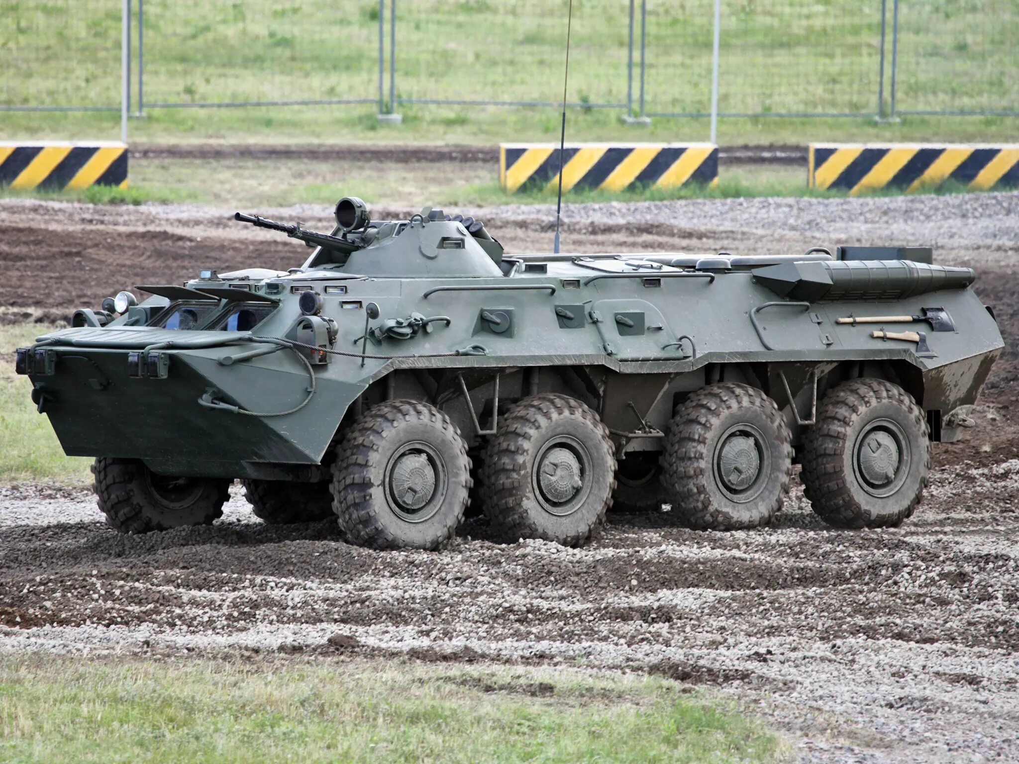 Как выглядит бтр. Бтр-80а. бтр-80 бронетранспортёр. бтр-80 газ-5903. танк бтр 80.