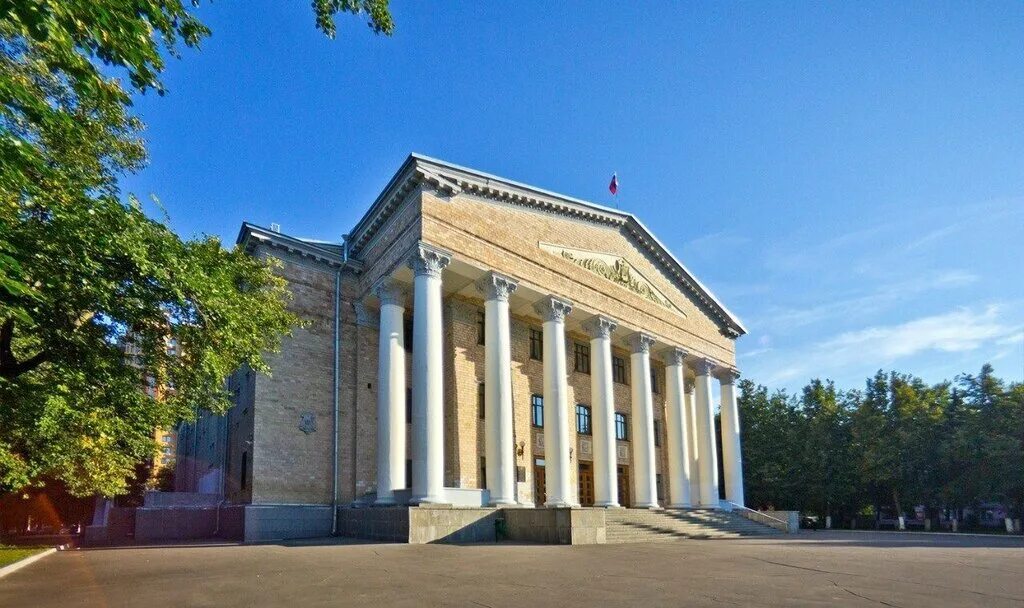 Фрунзе д 1 жуковский. Город Жуковский ДК. Городской дворец культуры Жуковский. ДК СТЗ Полевской. Дворец культуры Жуковский зал.