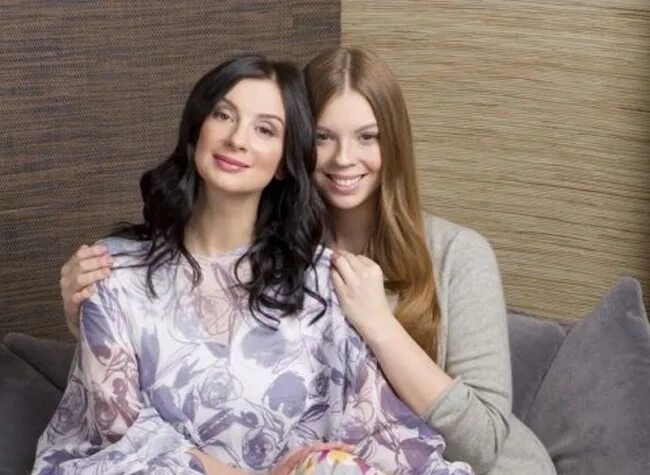 Екатерина стриженова старшая дочь. Старшая дочь екатерины стриженовой. Александра и анастасия стриженовы. Петр грищенко и анастасия стриженова. Старшая дочь стриженовых.