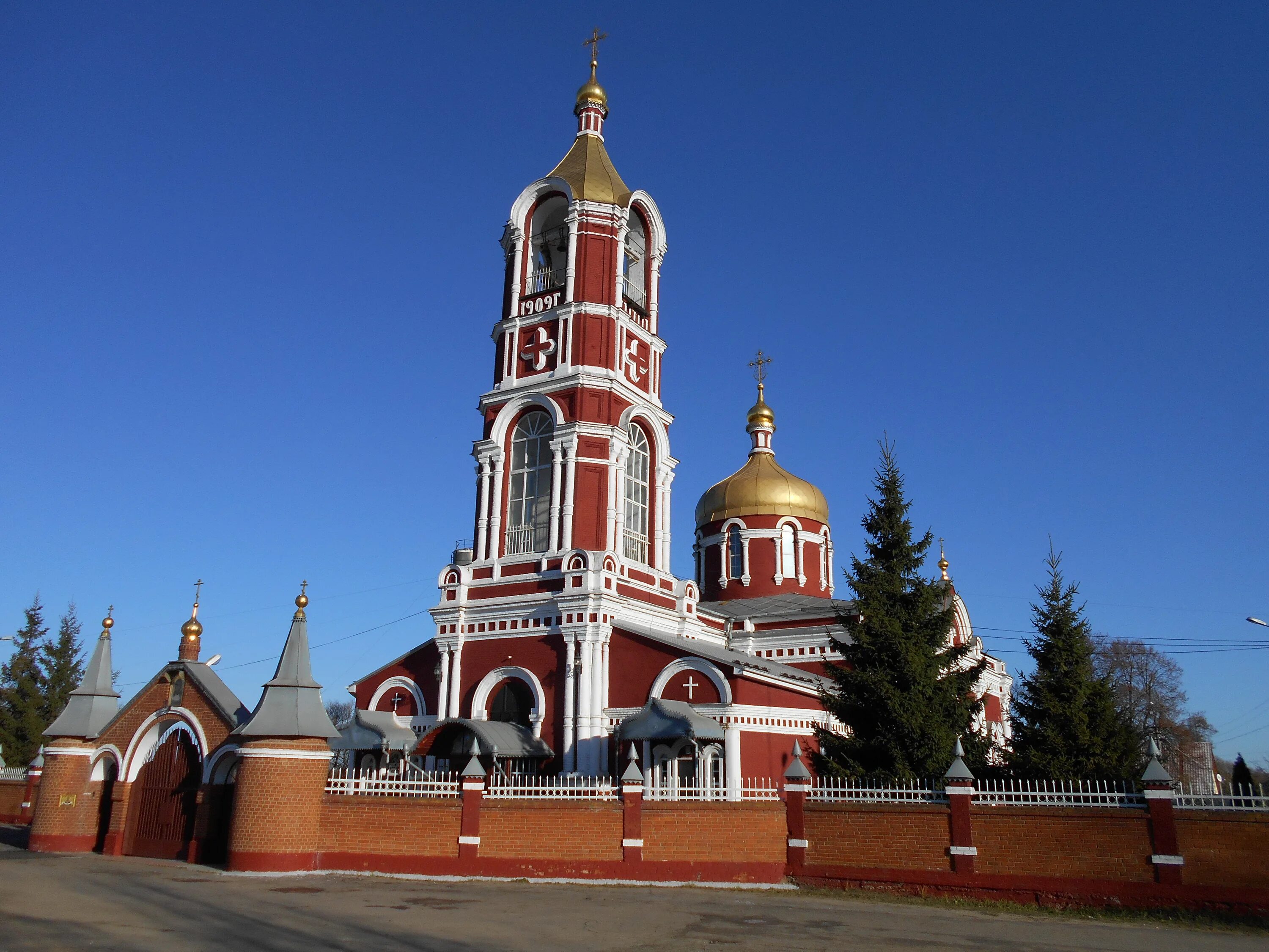 Воскресение христово воскресенск. Церковь воскресения христова воскресенское. Храм воскресения христова (дзержинск). Плёс ивановская область церковь воскресения христова. Стиль барокко в россии смольный собор.