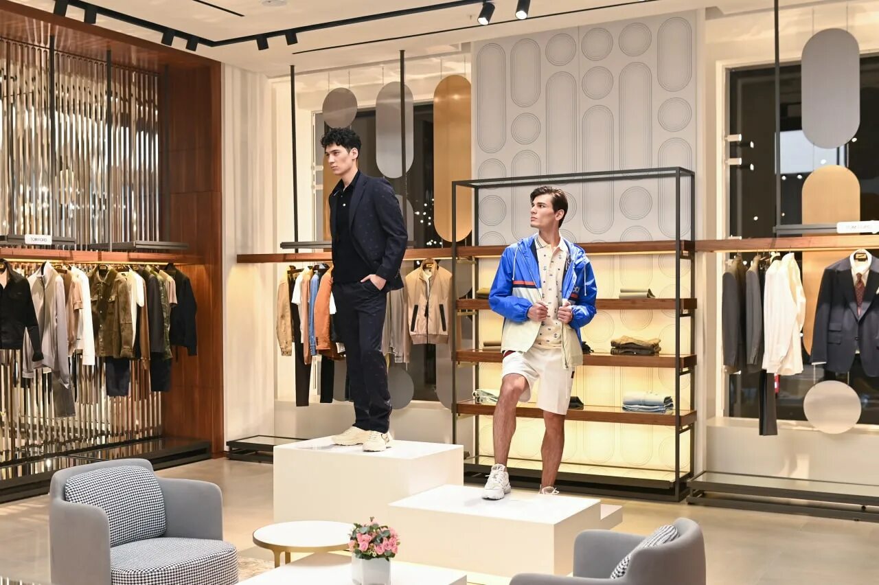 Podium бутик. Бутики Podium Concept Store. Podium Boutique Ташкент. Подиум бутик Баку. История бутика