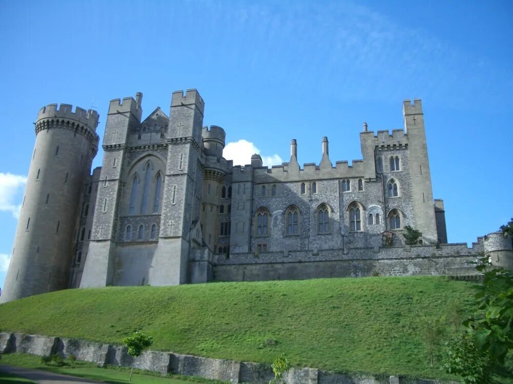 Замок с английского на русский. Арундел. арундел город. замок арундел. west sussex великобритания.
