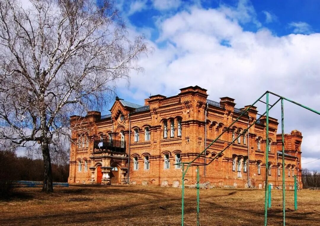 Усадьба деревня ноздрево. Усадьба Крылова, село Кезьмино (Сурский район). Кезьмино Сурский район Ульяновская область. Кезьмино Сурский район школа. Село Кезьмино Сурский район Ульяновская область Церковь.