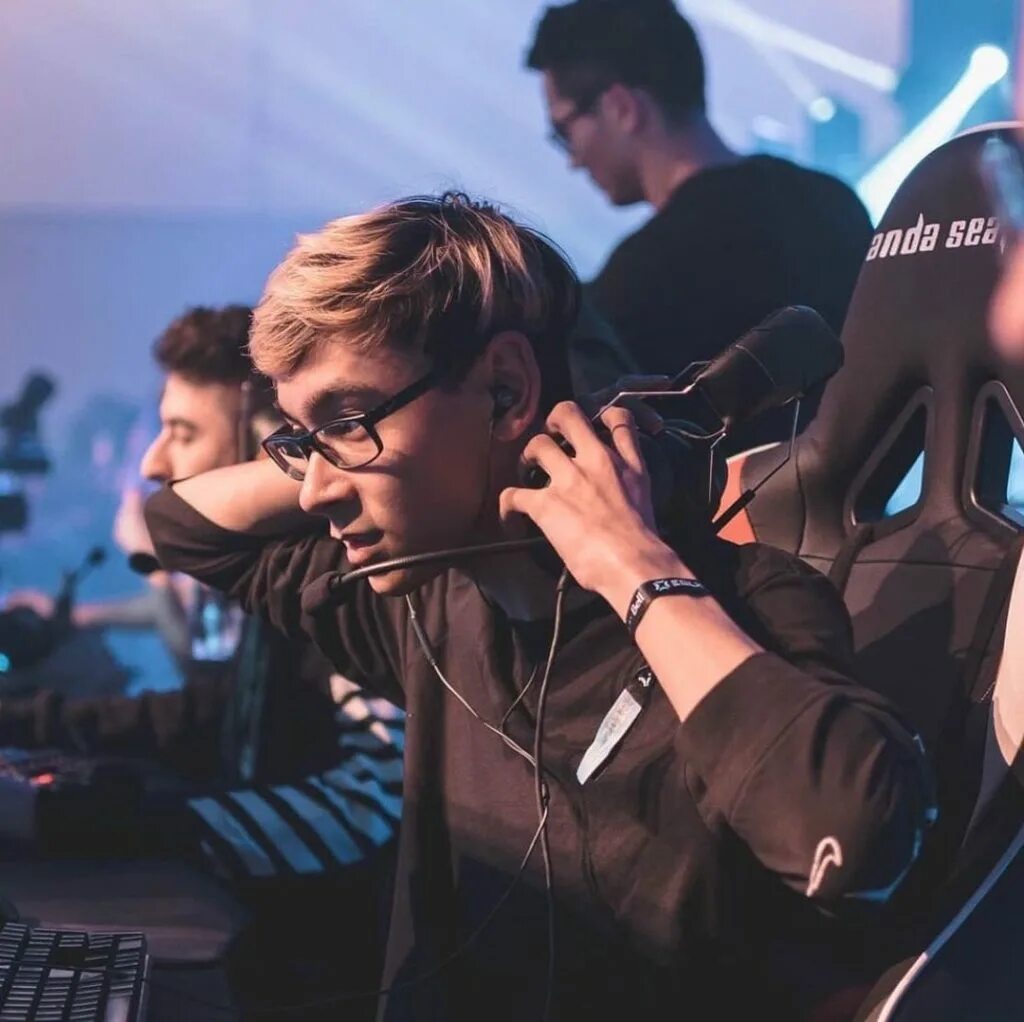 Cfg tenz. Ldlc ex6tenz. Как выглядит стример кассандра. Ldlc ex6tenz. Cfg tenz.