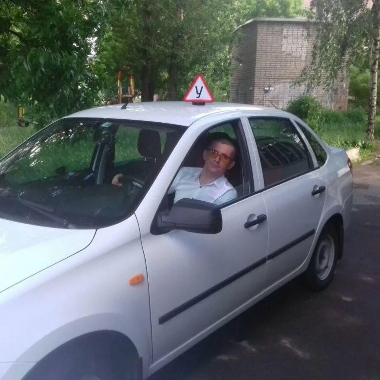 Автошкола мастер инструктора. Инструктор по вождению. Инструктор по вождению ярославль. Ермолаев михаил владимирович. Сумеркин дмитрий инструктор.